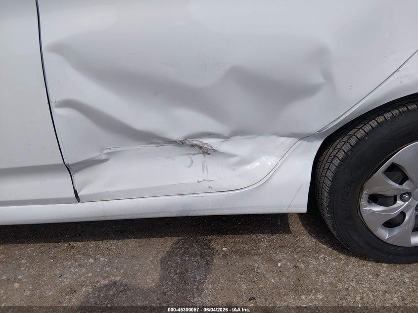 2016 Hyundai Accent VIN KMHCT5AE3GU285979 IAAI salvage auction — SIDE, Salvage Title, sold $950 on 2026-07-17 (photo 6)