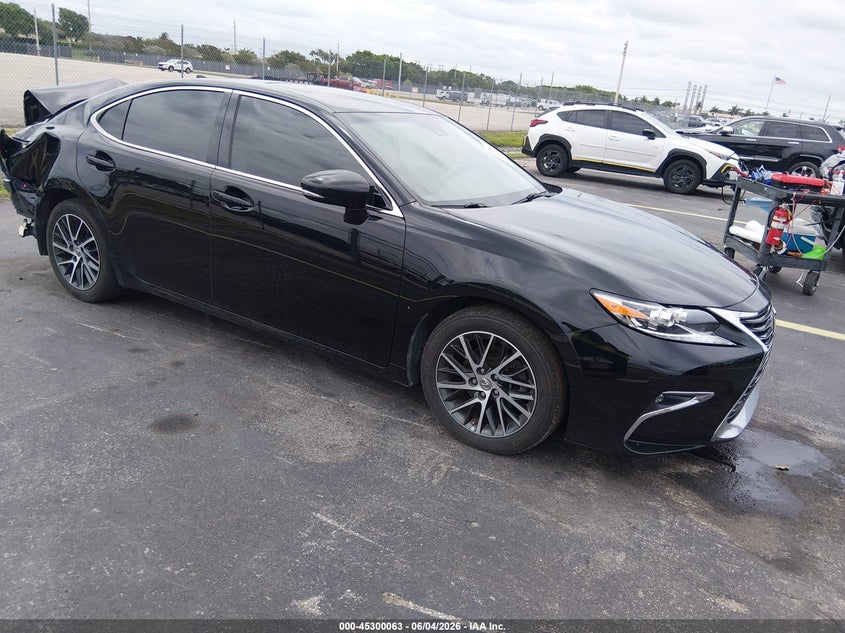 2018 Lexus ES VIN 58ABK1GGXJU111407 — IAAI salvage auction photo