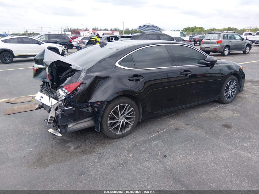 2018 Lexus ES VIN 58ABK1GGXJU111407 IAAI salvage auction — REAR END, Rebuildable (Florida), sold $7,350 on 2026-07-30 (photo 4)
