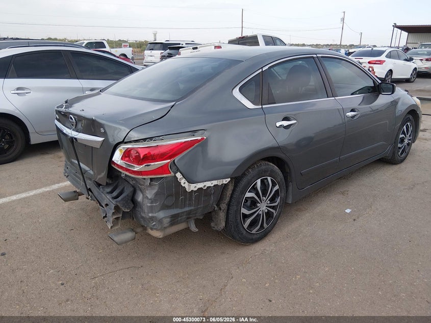 2015 Nissan Altima VIN 1N4AL3APXFC572151 IAAI salvage auction — REAR END, Salvage Title, sold $450 on 2026-07-22 (photo 4)