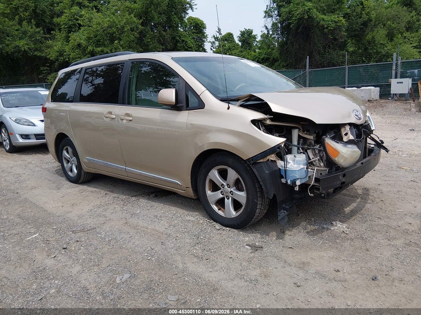 2013 Toyota Sienna VIN 5TDKK3DC8DS334997 IAAI salvage auction — FRONT END, Salvage Title, sold $1,250 on 2026-07-09 (photo 1)
