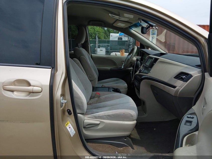 2013 Toyota Sienna VIN 5TDKK3DC8DS334997 IAAI salvage auction — FRONT END, Salvage Title, sold $1,250 on 2026-07-09 (photo 5)
