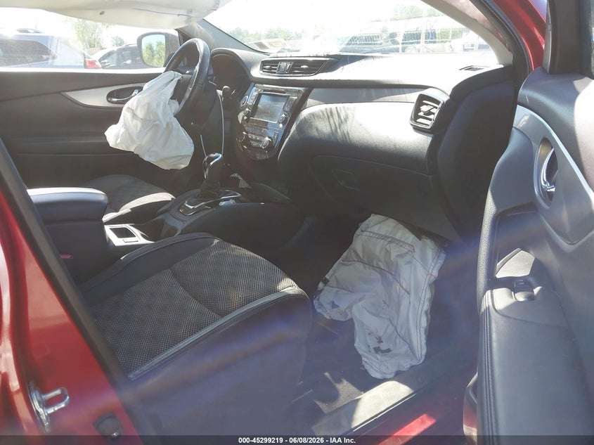 2020 Nissan Rogue VIN JN1BJ1CW0LW391084 IAAI salvage auction — FRONT END, Salvage Title, sold $2,050 on 2026-07-09 (photo 5)