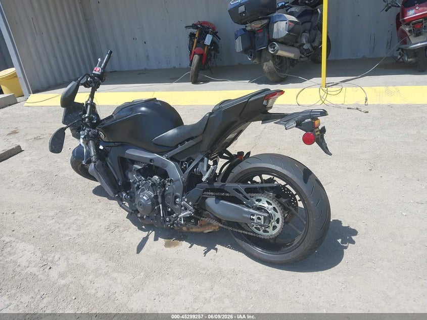 2025 Yamaha Mt VIN JYARN94Y7SA000597 IAAI salvage auction — FRONT END, Salvage Title, sold $25 on 2026-07-29 (photo 3)