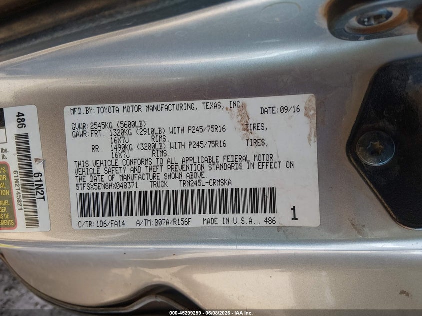 2017 Toyota Tacoma VIN 5TFSX5EN8HX048371 IAAI salvage auction — FRONT & REAR, Salvage Title, sold $5,700 on 2026-07-28 (photo 9)