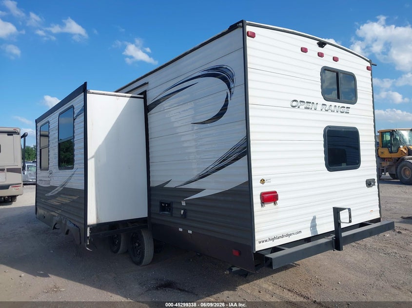 2021 Highland ridge Open range VIN 58TBH0BP0M15L3294 IAAI salvage auction — HAIL, Wait Title, sold $5,950 on 2026-10-07 (photo 3)