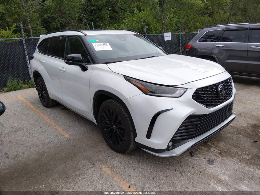 2024 Toyota Highlander VIN 5TDKDRBH5RS548199 IAAI salvage auction — HAIL, Salvage Title, sold $34,375 on 2026-07-15 (photo 1)