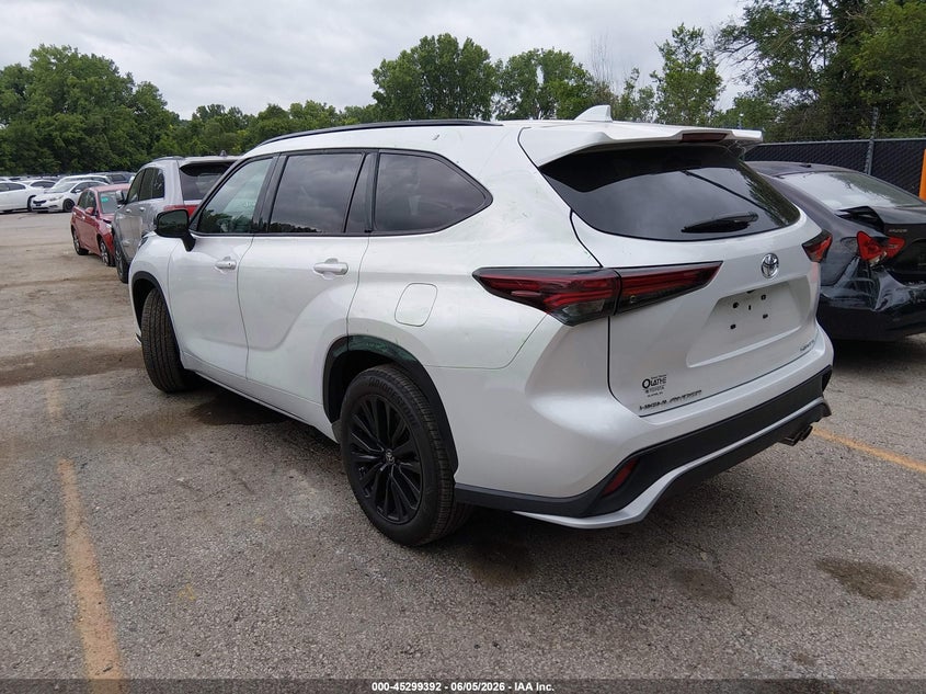 2024 Toyota Highlander VIN 5TDKDRBH5RS548199 IAAI salvage auction — HAIL, Salvage Title, sold $34,375 on 2026-07-15 (photo 3)
