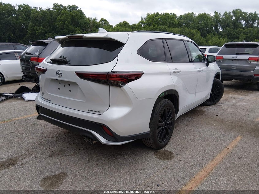 2024 Toyota Highlander VIN 5TDKDRBH5RS548199 IAAI salvage auction — HAIL, Salvage Title, sold $34,375 on 2026-07-15 (photo 4)