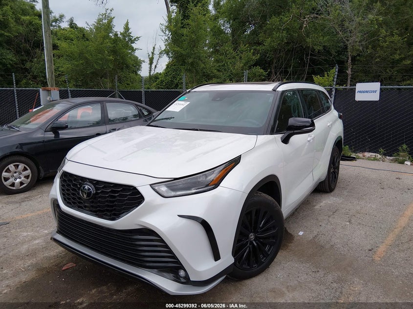 2024 Toyota Highlander VIN 5TDKDRBH5RS548199 IAAI salvage auction — HAIL, Salvage Title, sold $34,375 on 2026-07-15 (photo 6)