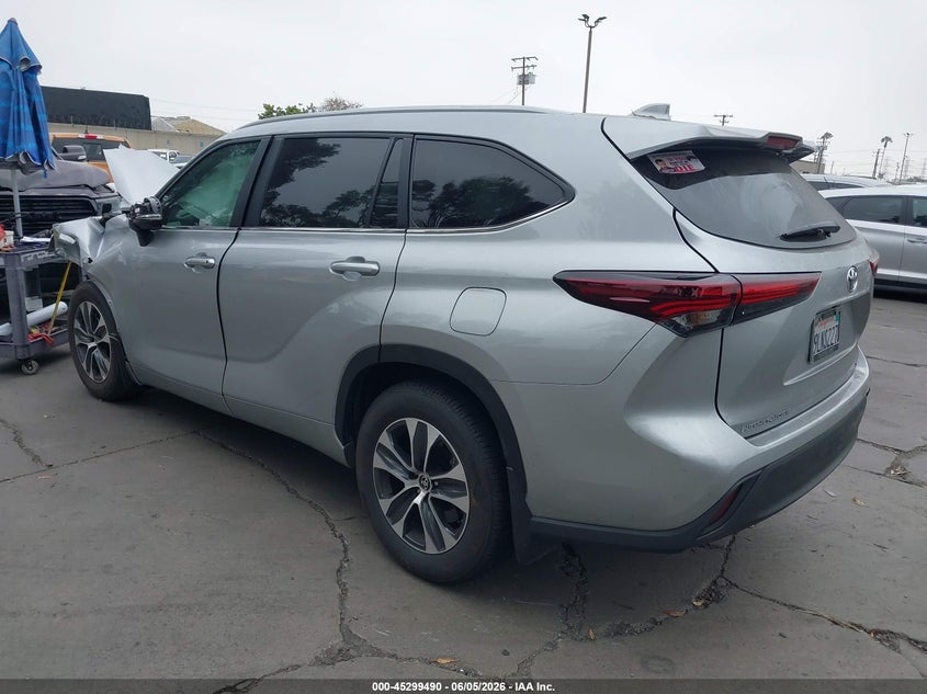 2024 Toyota Highlander VIN 5TDKDRAH5RS053129 IAAI salvage auction — FRONT END, Salvage Title, sold $6,300 on 2026-07-08 (photo 3)