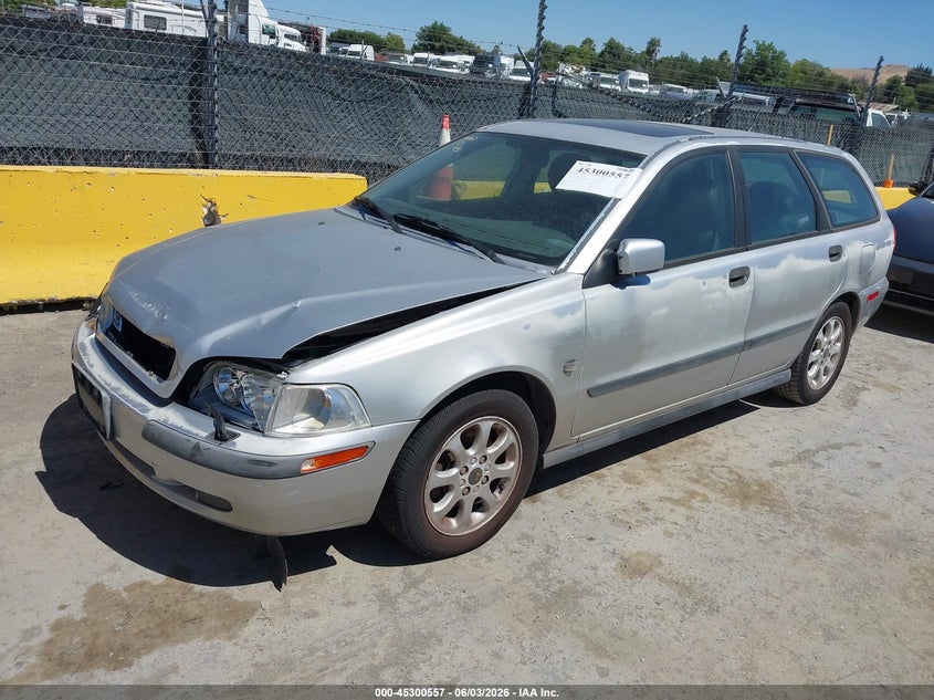 2002 Volvo V40 VIN YV1VW29552F817408 IAAI salvage auction — NORMAL WEAR, App For Dup Clear (California), sold $100 on 2026-08-20 (photo 2)