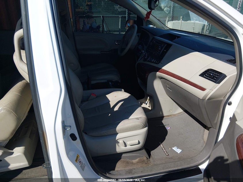 2014 Toyota Sienna VIN 5TDYK3DC7ES516346 IAAI salvage auction — FRONT END, Salvage Title, sold $2,100 on 2026-08-01 (photo 5)