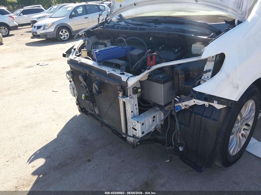 2014 Toyota Sienna VIN 5TDYK3DC7ES516346 IAAI salvage auction — FRONT END, Salvage Title, sold $2,100 on 2026-08-01 (photo 6)