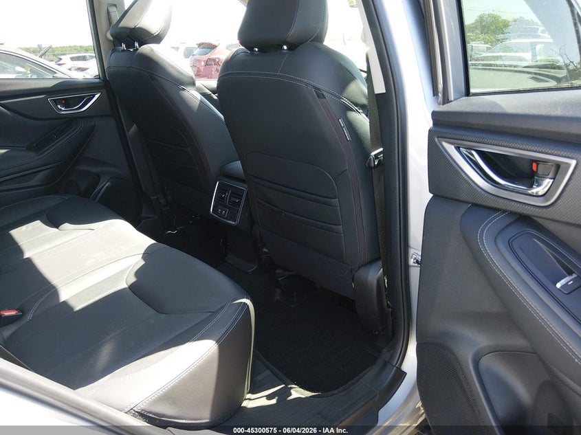 2019 Subaru Forester VIN JF2SKAUC3KH556290 IAAI salvage auction — FRONT & REAR, Salvage Title, sold $1,350 on 2026-07-29 (photo 8)