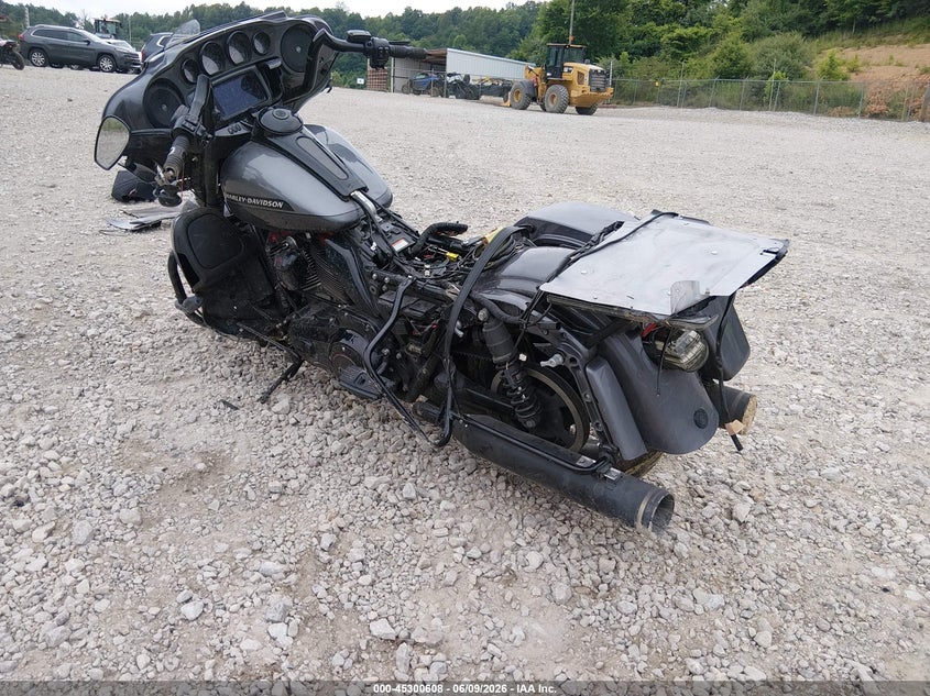 2020 Harley-davidson Electra glide VIN 1HD1TEH19LB955263 IAAI salvage auction — FRONT & REAR, Salvage (Kentucky), sold $7,350 on 2026-08-12 (photo 3)