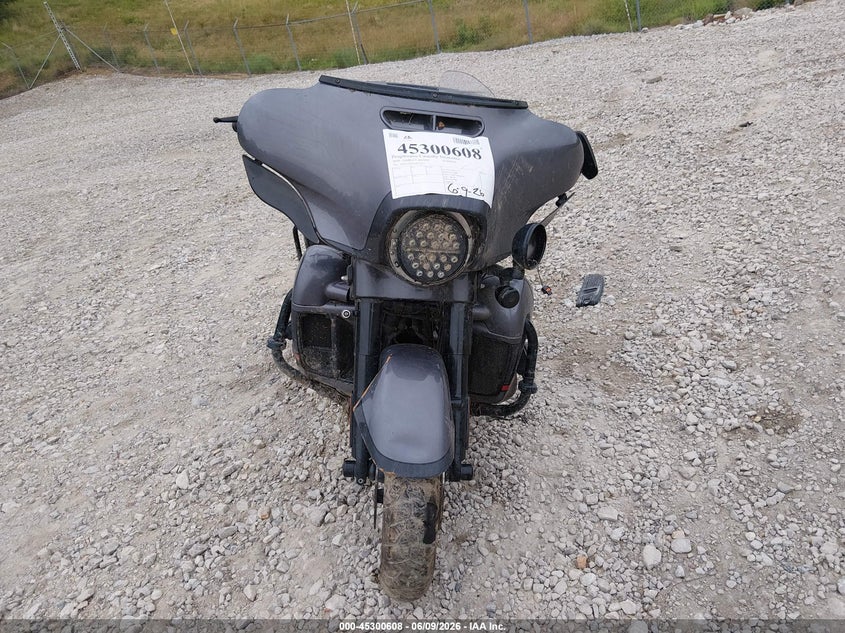 2020 Harley-davidson Electra glide VIN 1HD1TEH19LB955263 IAAI salvage auction — FRONT & REAR, Salvage (Kentucky), sold $7,350 on 2026-08-12 (photo 5)