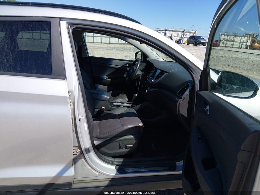 2016 Hyundai Tucson VIN KM8J33A29GU221043 IAAI salvage auction — NORMAL WEAR, Salvage Title, sold $2,625 on 2026-07-16 (photo 5)
