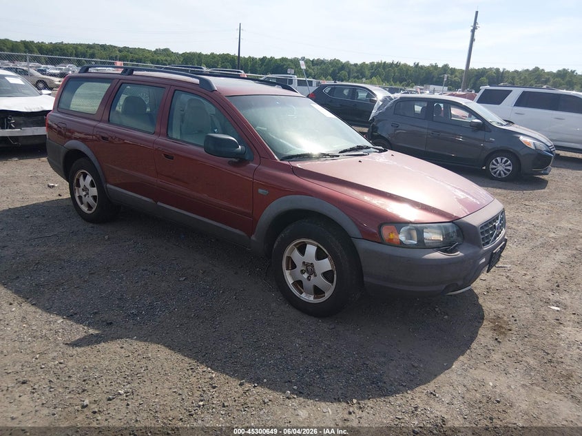 2001 Volvo V70 VIN YV1SZ58D111044386 IAAI salvage auction — NORMAL WEAR, Clear (Maryland), sold $225 on 2026-07-30 (photo 1)