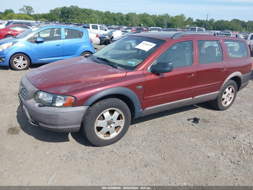2001 Volvo V70 VIN YV1SZ58D111044386 IAAI salvage auction — NORMAL WEAR, Clear (Maryland), sold $225 on 2026-07-30 (photo 2)