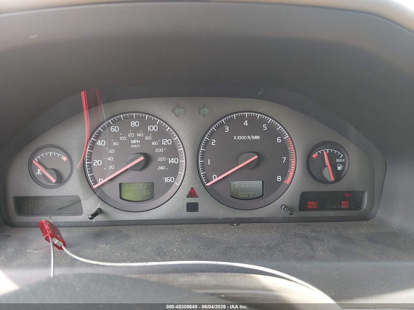 2001 Volvo V70 VIN YV1SZ58D111044386 IAAI salvage auction — NORMAL WEAR, Clear (Maryland), sold $225 on 2026-07-30 (photo 7)