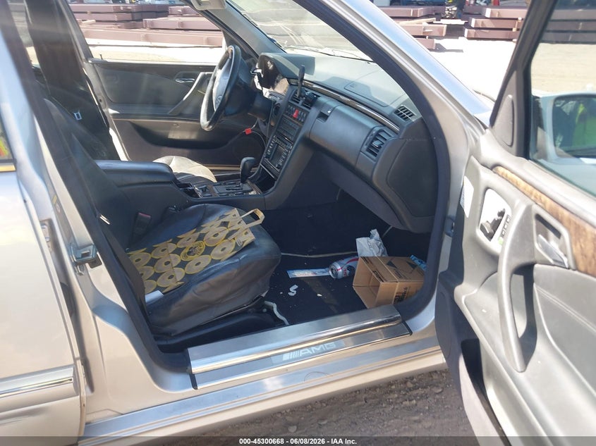 2001 Mercedes-benz E-class VIN WDBJF74J31B340312 IAAI salvage auction — UNKNOWN, Salvage (Arizona), sold $1,050 on 2026-07-09 (photo 5)