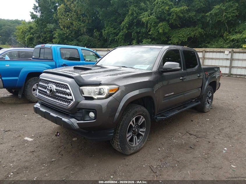 2017 Toyota Tacoma VIN 5TFCZ5AN9HX090388 IAAI salvage auction — REAR END, Salvage Title, sold $14,525 on 2026-07-15 (photo 2)