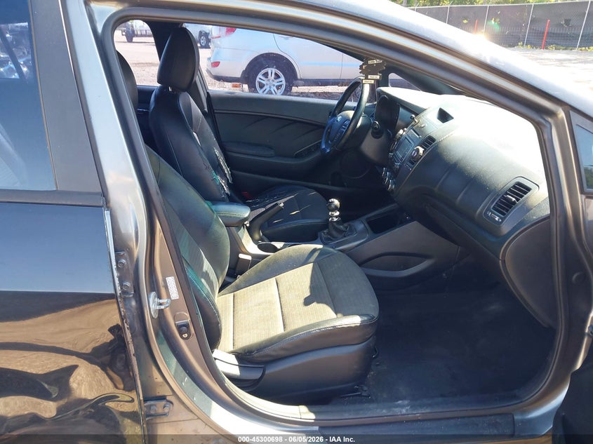 2015 Kia Forte VIN KNAFZ5A33F5405218 IAAI salvage auction — RIGHT SIDE, Salvage Title, sold $875 on 2026-07-22 (photo 5)