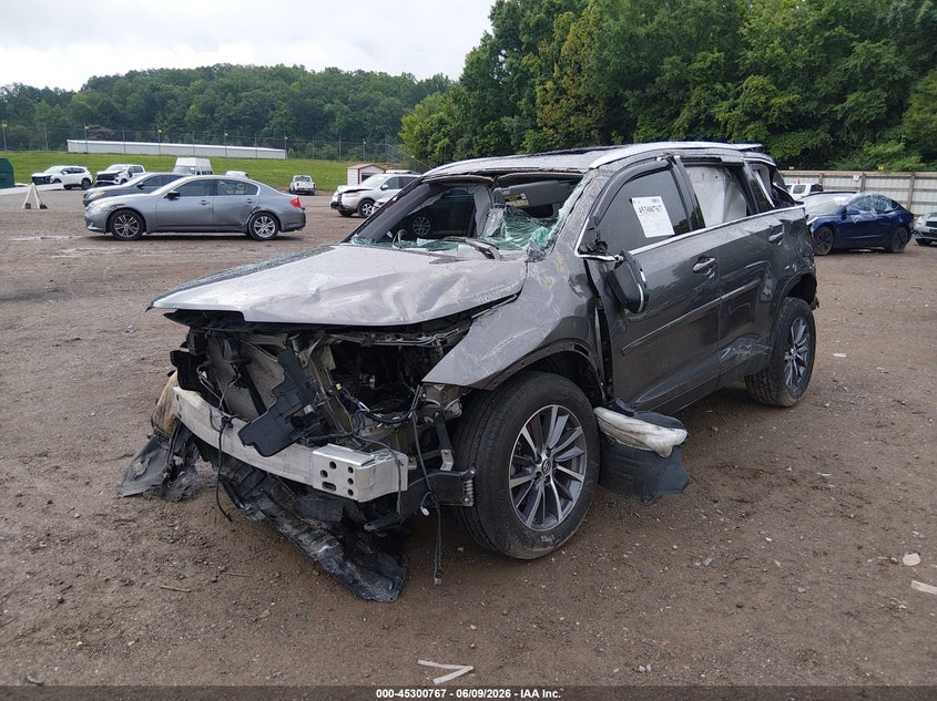 2019 Toyota Highlander VIN 5TDJZRFH3KS591999 IAAI salvage auction — ROLLOVER, Salvage Title, sold $1,700 on 2026-07-08 (photo 2)