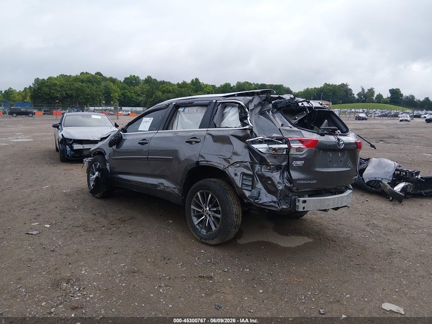 2019 Toyota Highlander VIN 5TDJZRFH3KS591999 IAAI salvage auction — ROLLOVER, Salvage Title, sold $1,700 on 2026-07-08 (photo 3)