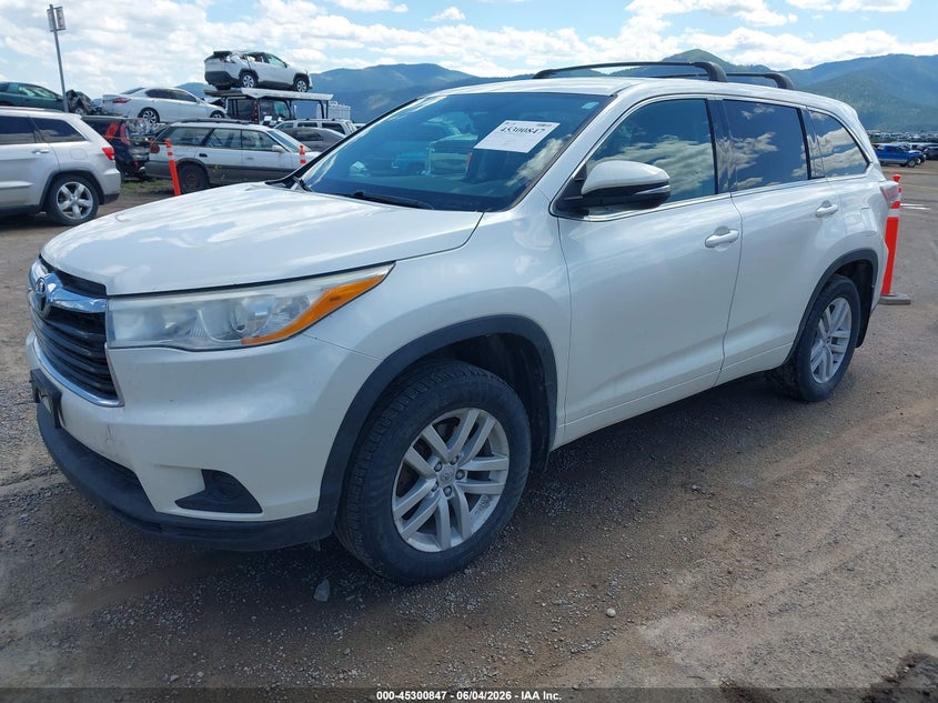 2014 Toyota Highlander VIN 5TDBKRFH6ES008743 IAAI salvage auction — RIGHT SIDE, Salvage Title, sold $4,550 on 2026-07-15 (photo 2)