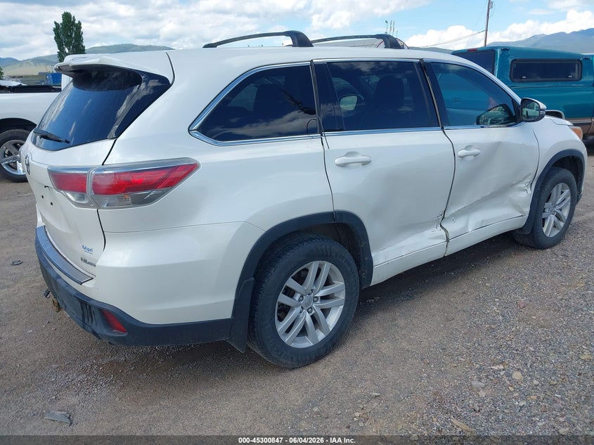 2014 Toyota Highlander VIN 5TDBKRFH6ES008743 IAAI salvage auction — RIGHT SIDE, Salvage Title, sold $4,550 on 2026-07-15 (photo 4)