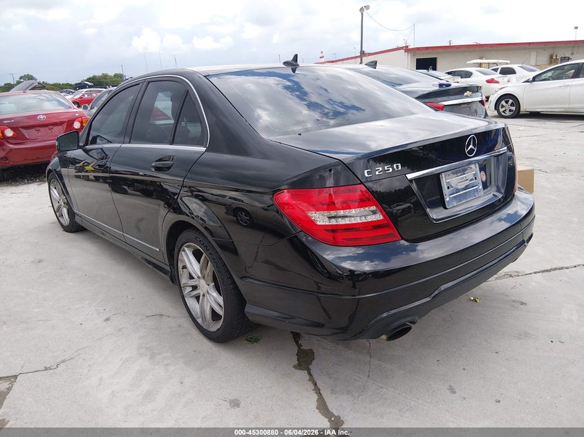 2012 Mercedes-benz C-klasse VIN WDDGF4HBXCR221850 IAAI salvage auction — NORMAL WEAR, Original (Texas), sold $800 on 2026-07-13 (photo 3)