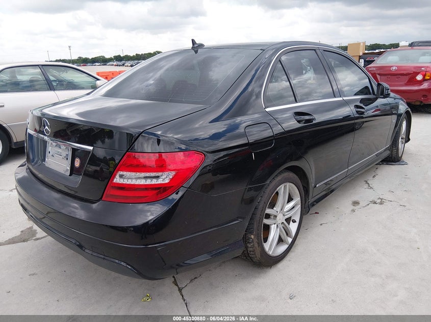 2012 Mercedes-benz C-klasse VIN WDDGF4HBXCR221850 IAAI salvage auction — NORMAL WEAR, Original (Texas), sold $800 on 2026-07-13 (photo 4)