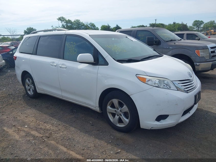 2017 Toyota Sienna VIN 5TDKZ3DC6HS836439 IAAI salvage auction — NORMAL WEAR, Clear (Virginia), sold $3,550 on 2026-07-14 (photo 1)