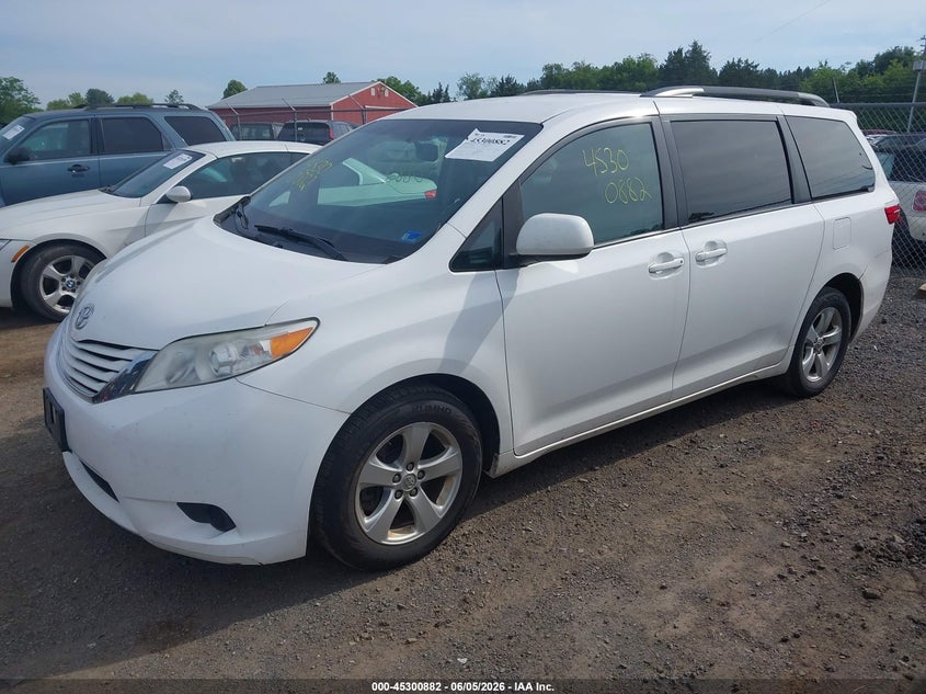 2017 Toyota Sienna VIN 5TDKZ3DC6HS836439 IAAI salvage auction — NORMAL WEAR, Clear (Virginia), sold $3,550 on 2026-07-14 (photo 2)
