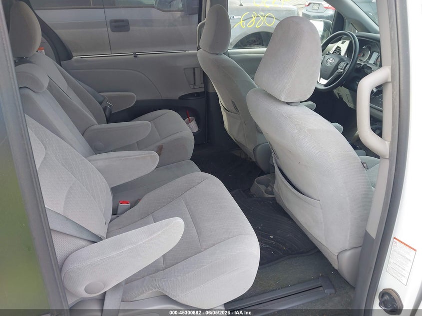 2017 Toyota Sienna VIN 5TDKZ3DC6HS836439 IAAI salvage auction — NORMAL WEAR, Clear (Virginia), sold $3,550 on 2026-07-14 (photo 8)