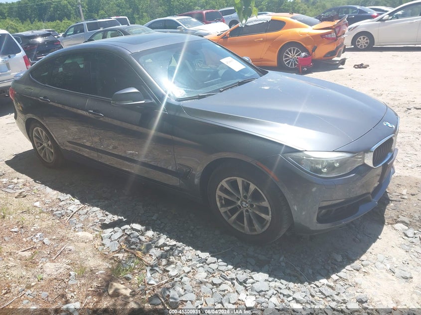 2014 BMW 3er VIN WBA3X5C57ED556896 IAAI salvage auction — REAR END, Wait Title, sold $1,800 on 2026-08-30 (photo 1)