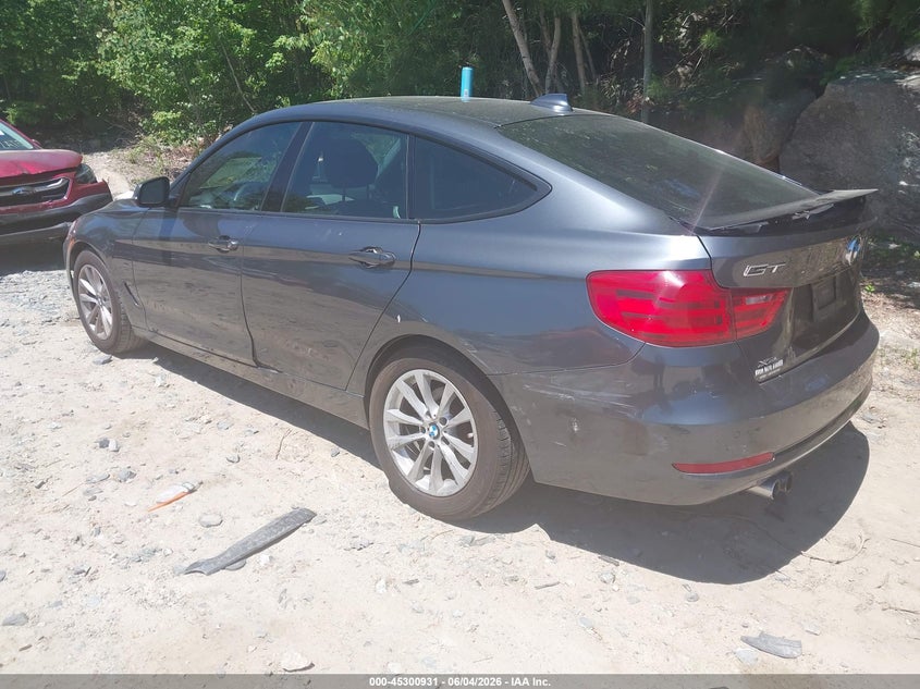2014 BMW 3er VIN WBA3X5C57ED556896 IAAI salvage auction — REAR END, Wait Title, sold $1,800 on 2026-08-30 (photo 3)