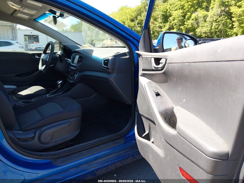 2018 Hyundai Ioniq VIN KMHC65LC4JU084568 IAAI salvage auction — REAR END, Salvage Title, sold $1,600 on 2026-07-16 (photo 5)