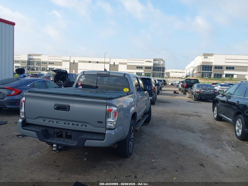 2019 Toyota Tacoma VIN 5TFCZ5AN8KX210141 IAAI salvage auction — RIGHT FRONT, Original (Texas), sold $9,600 on 2026-07-28 (photo 4)