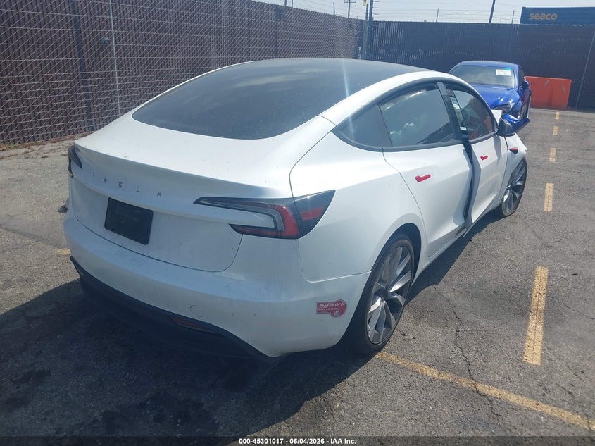 2024 Tesla Model 3 VIN 5YJ3E1EAXRF831266 IAAI salvage auction — RIGHT FRONT, Salvage Title, sold $3,050 on 2026-07-27 (photo 4)