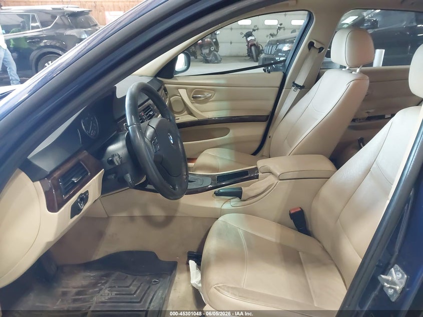 2011 BMW 3 series VIN WBAPK7C53BA463835 IAAI salvage auction — RIGHT SIDE, Mv-907A (New York), sold $625 on 2026-07-08 (photo 5)