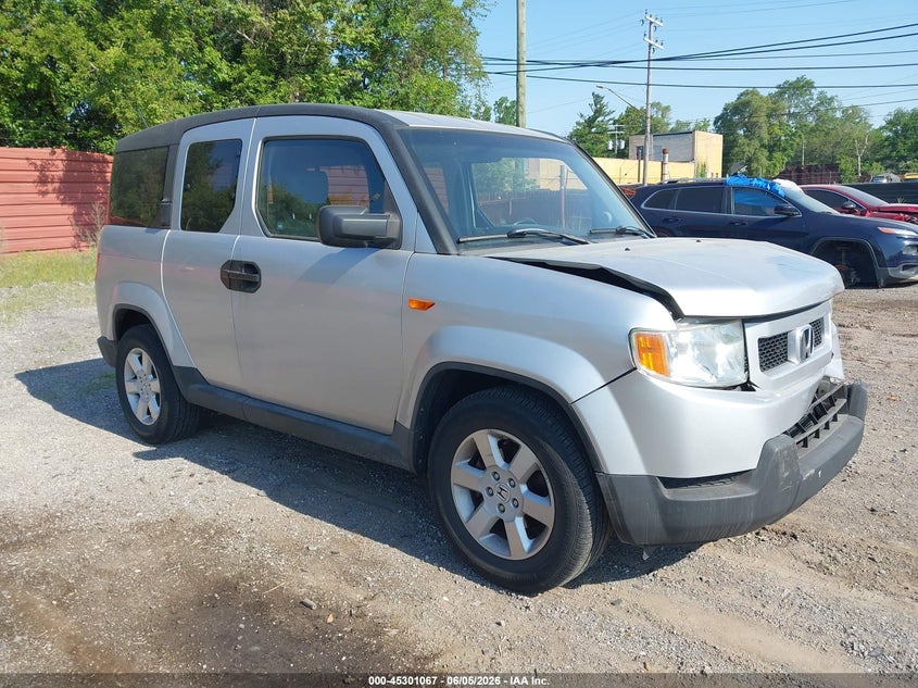 2010 Honda Element VIN 5J6YH2H72AL005767 IAAI salvage auction — FRONT END, Clear (Michigan), sold $1,925 on 2026-07-09 (photo 1)