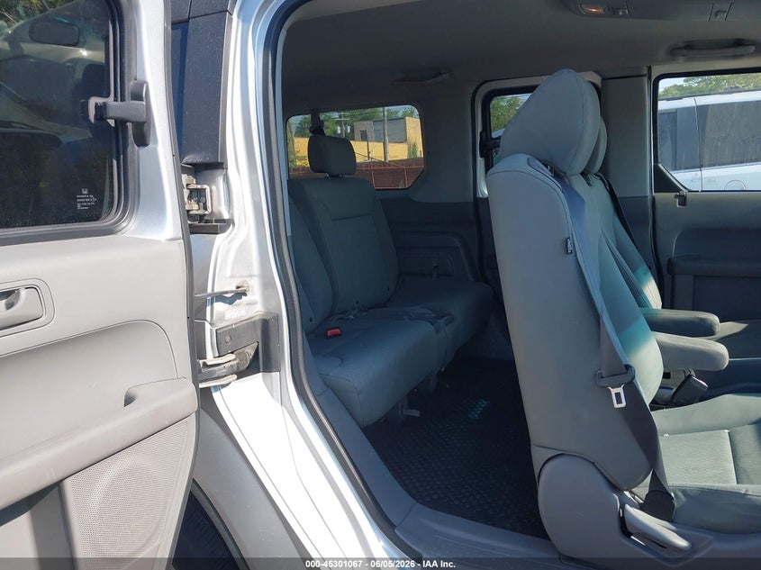 2010 Honda Element VIN 5J6YH2H72AL005767 IAAI salvage auction — FRONT END, Clear (Michigan), sold $1,925 on 2026-07-09 (photo 8)