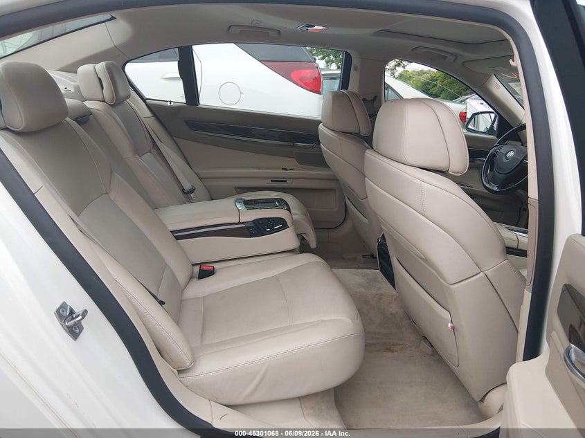 2009 BMW 7er VIN WBAKB83579CY62634 IAAI salvage auction — FRONT END, Salvage (Kentucky), sold $1,200 on 2026-07-20 (photo 8)