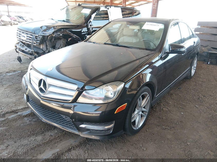 2013 Mercedes-benz C-klasse VIN WDDGF8AB4DR279830 IAAI salvage auction — RIGHT REAR, Salvage Title, sold $2,400 on 2026-07-07 (photo 2)