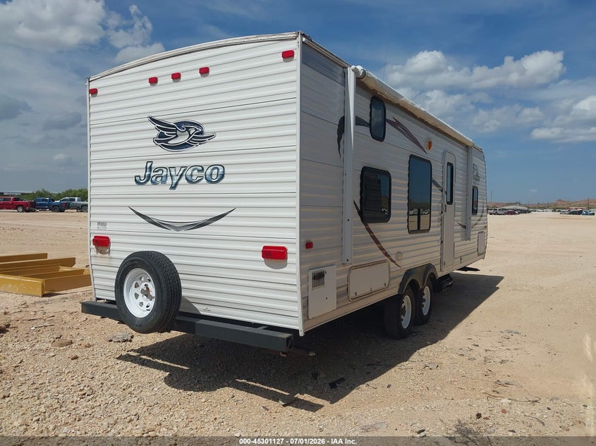 2015 Jayco Jayfl184bh VIN 1UJBJ0BNXF17V0216 IAAI salvage auction — HAIL, Original (Texas), sold $2,700 on 2026-07-30 (photo 4)