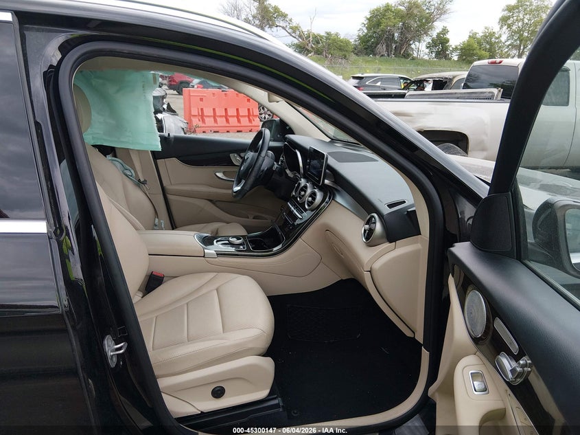 2019 Mercedes-benz Glc VIN WDC0G4KB1KV123856 IAAI salvage auction — LEFT REAR, Salvage Title, sold $8,450 on 2026-07-09 (photo 5)