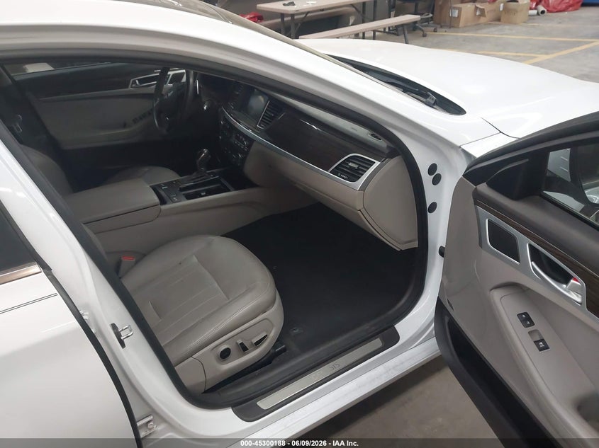 2015 Hyundai Genesis VIN KMHGN4JE6FU034684 IAAI salvage auction — REAR END, Salvage Title, sold $500 on 2026-07-21 (photo 5)